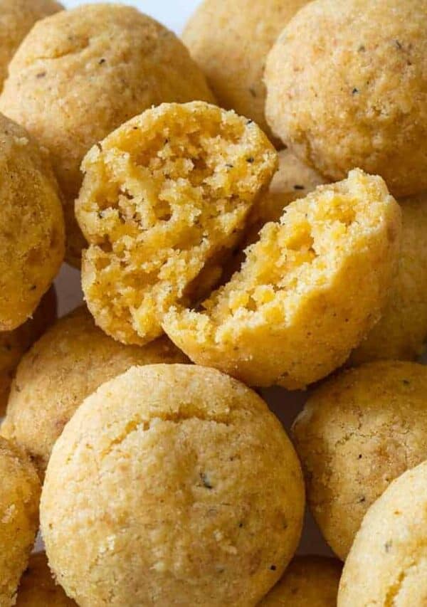 cropped-cheese-biscuits.jpg