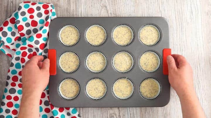 Keto Lemon Poppy Seed Muffins | Low Carb Poppy Seed Muffins