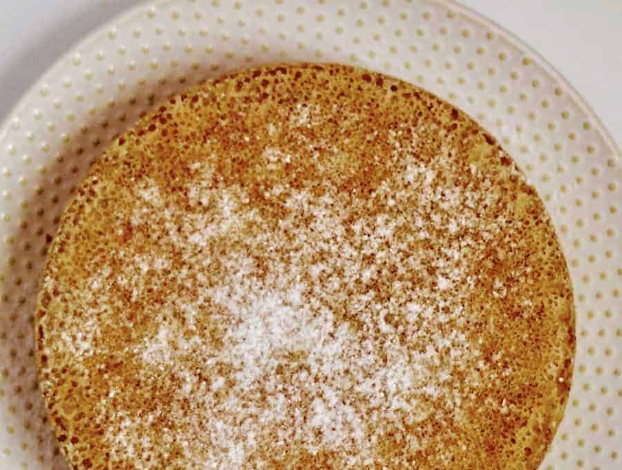 https://twosleevers.com/wp-content/uploads/2017/06/Coconut-Almond-Cake-Wide.jpg