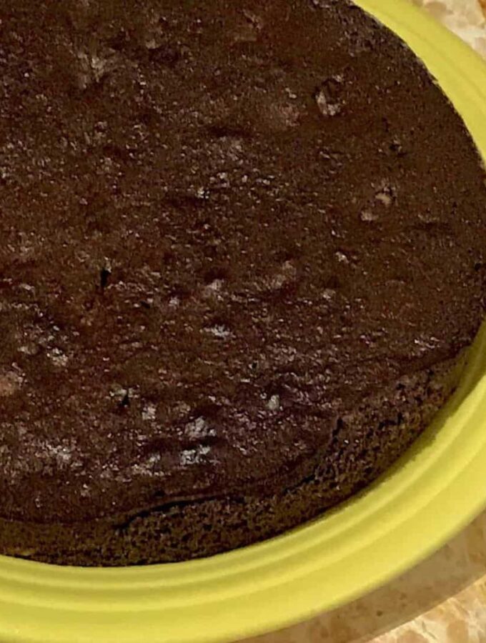 Keto Dark Chocolate Walnut Gluten-free Cake - - https://twosleevers.com Dark Chocolate Keto Cake 680x900 - Keto Dark Chocolate Walnut Gluten-free Cake - https://twosleevers.com