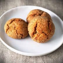 These little keto spice cookies won’t last long. Perfect texture, 10 min prep, and incomparable taste. You may find yourself choosing these keto cookies over sugary ones. These little ones are gluten-free, vegetarian, low-carb, keto, and if you sub the butter with coconut oil, they are also dairy-free and paleo. So there. You now have a good excuse to eat them.