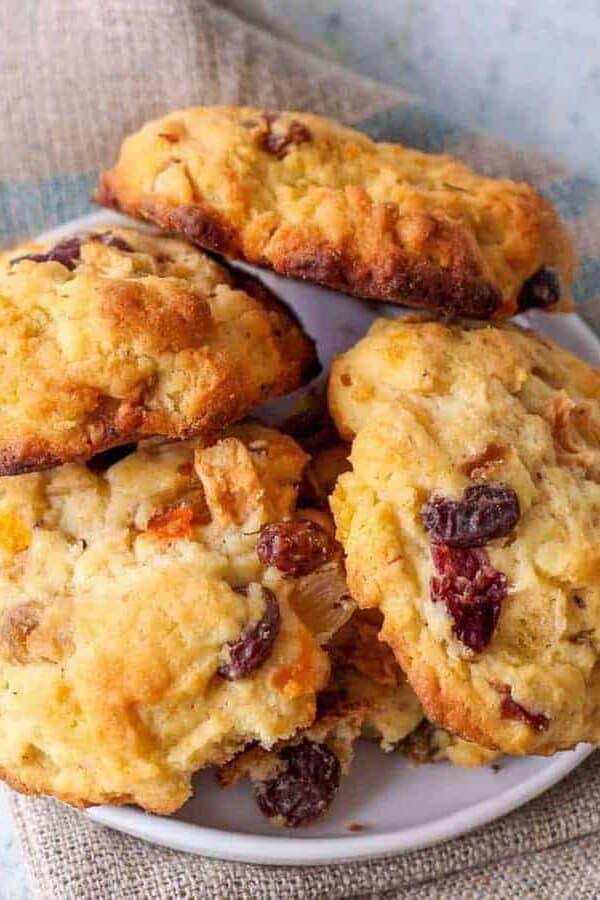 Use a little dried fruit and Carbquick to make a cross between scones and muffins that are sure to satisfy your sweet craving. These low carb scones scuffins are light, moist, and tasty.