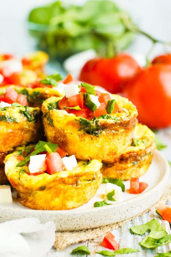 Healthy Spinach Egg Muffins with Tomatoes | Low-Carb