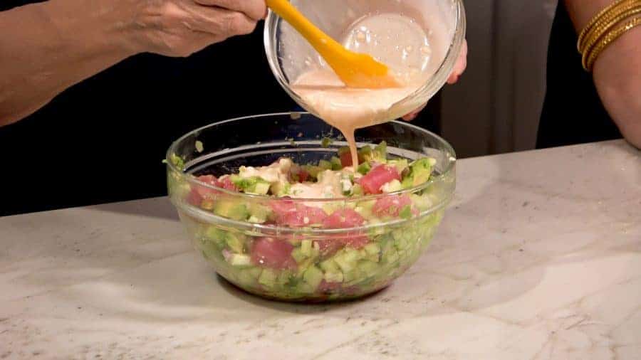 Mayonnaise, lemon juice, sriracha, and salt as a dressing for Low carb tuna salad. 