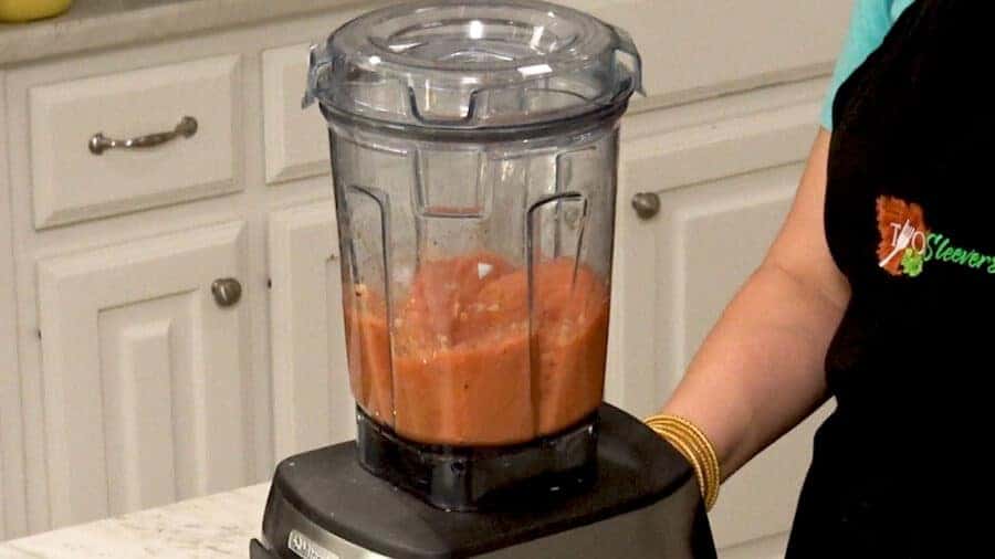 Blender with sauce for Slow Cooker Chana Masala.