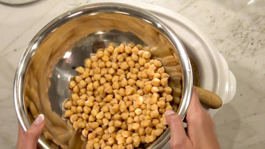 Chickpeas in a bowl.