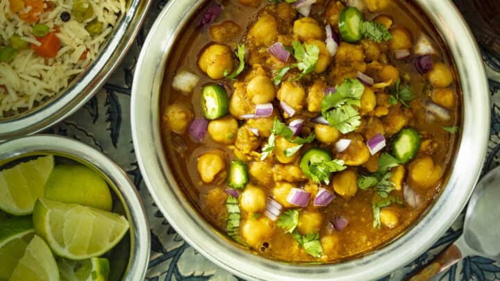 chana masala with rice on the side