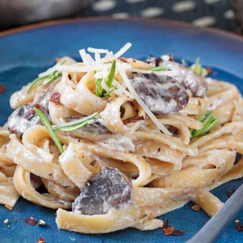 Easy & Quick Instant Pot Mushroom Pasta with Mascarpone