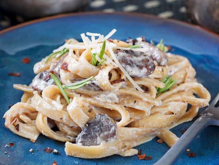 Easy & Quick Instant Pot Mushroom Pasta with Mascarpone