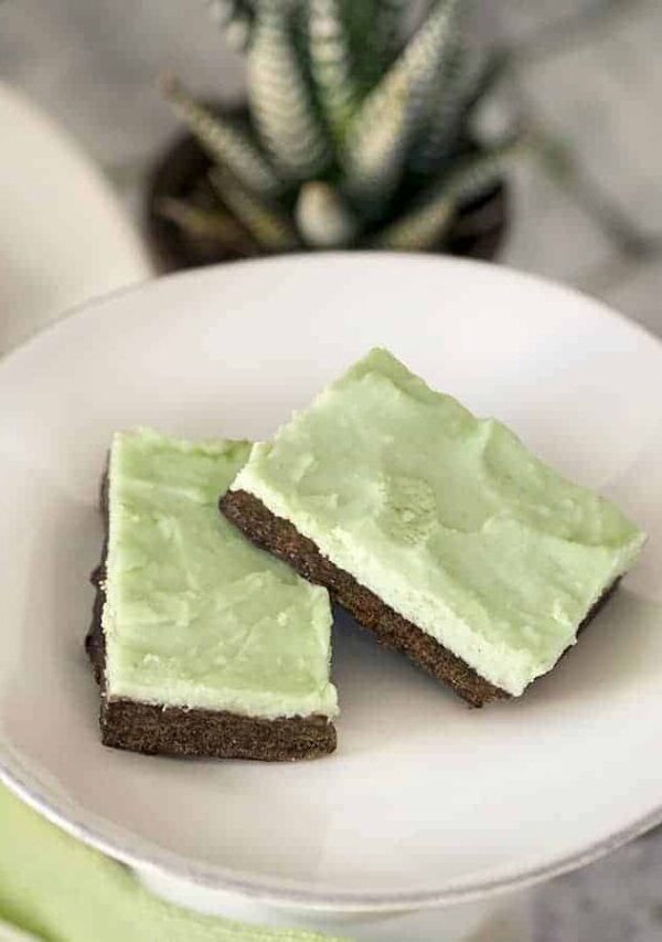 cropped-Keto-Mint-Chocolate-bars-sideways-900x680-1.jpg