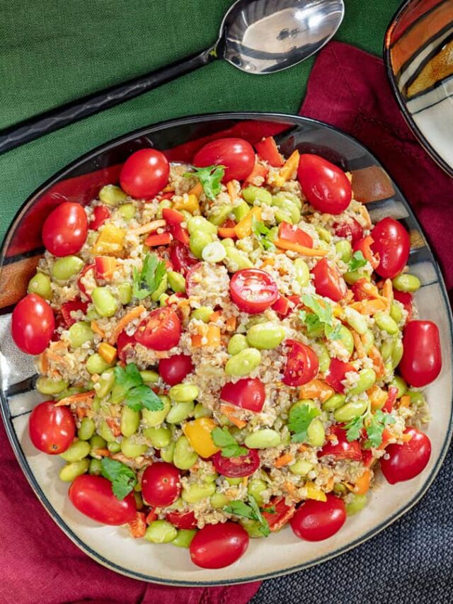 Edamame Salad With Quinoa - TwoSleevers