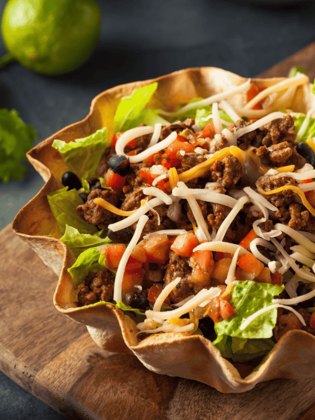 TACO SALAD RECIPE | SIMPLE TACO SALAD BOWL - TwoSleevers