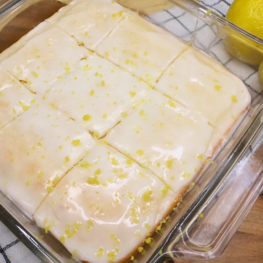 Close up image of lemon brownies