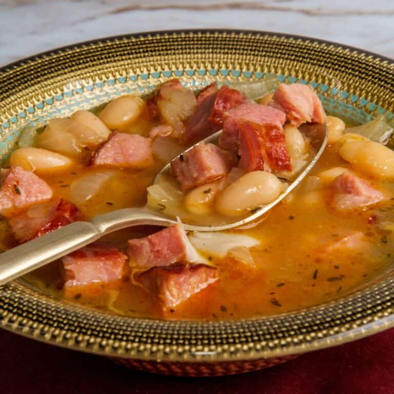 Ham And Beans Recipe | Slow Cooker Ham And Beans - TwoSleevers