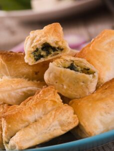 Broccoli Quiche Recipe | Easy Quiche With Broccoli And Cheese