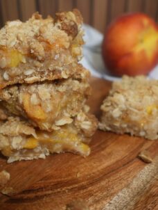 Peach Crumble Bars | Easy Peach Crumble Bars Recipe